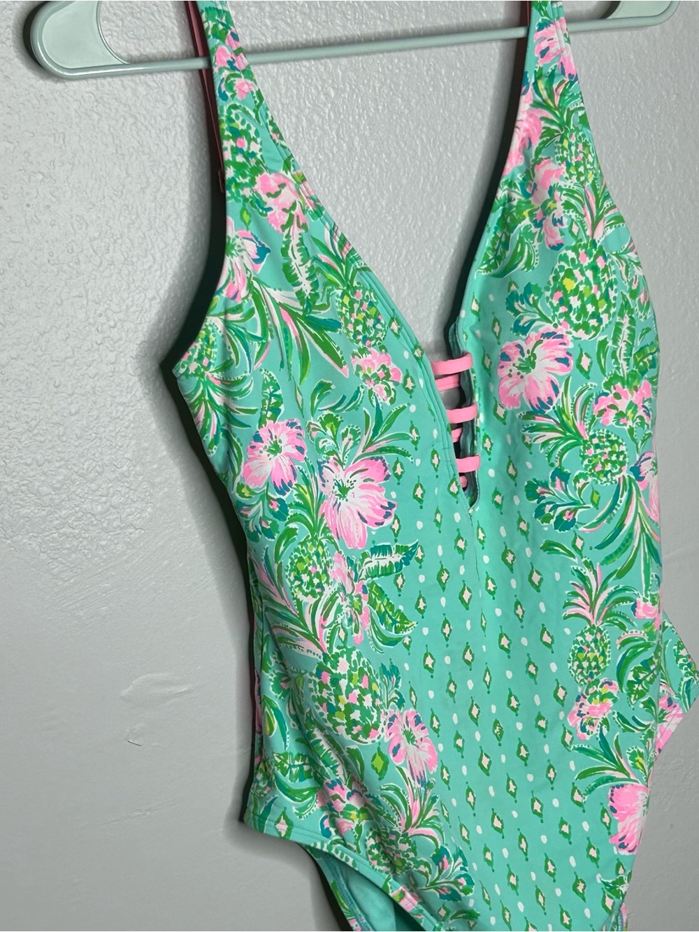 Lilly Pulitzer Jaspen One Piece Swimsuit in Oh Diamond Girl Print - Picture 4 of 9